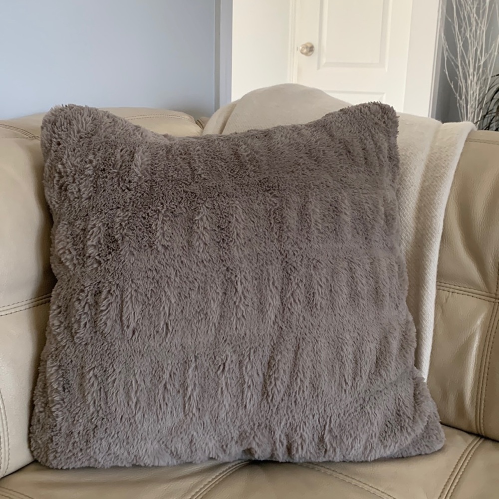 Celebrity home accent home pillow faux fur size 20x 20